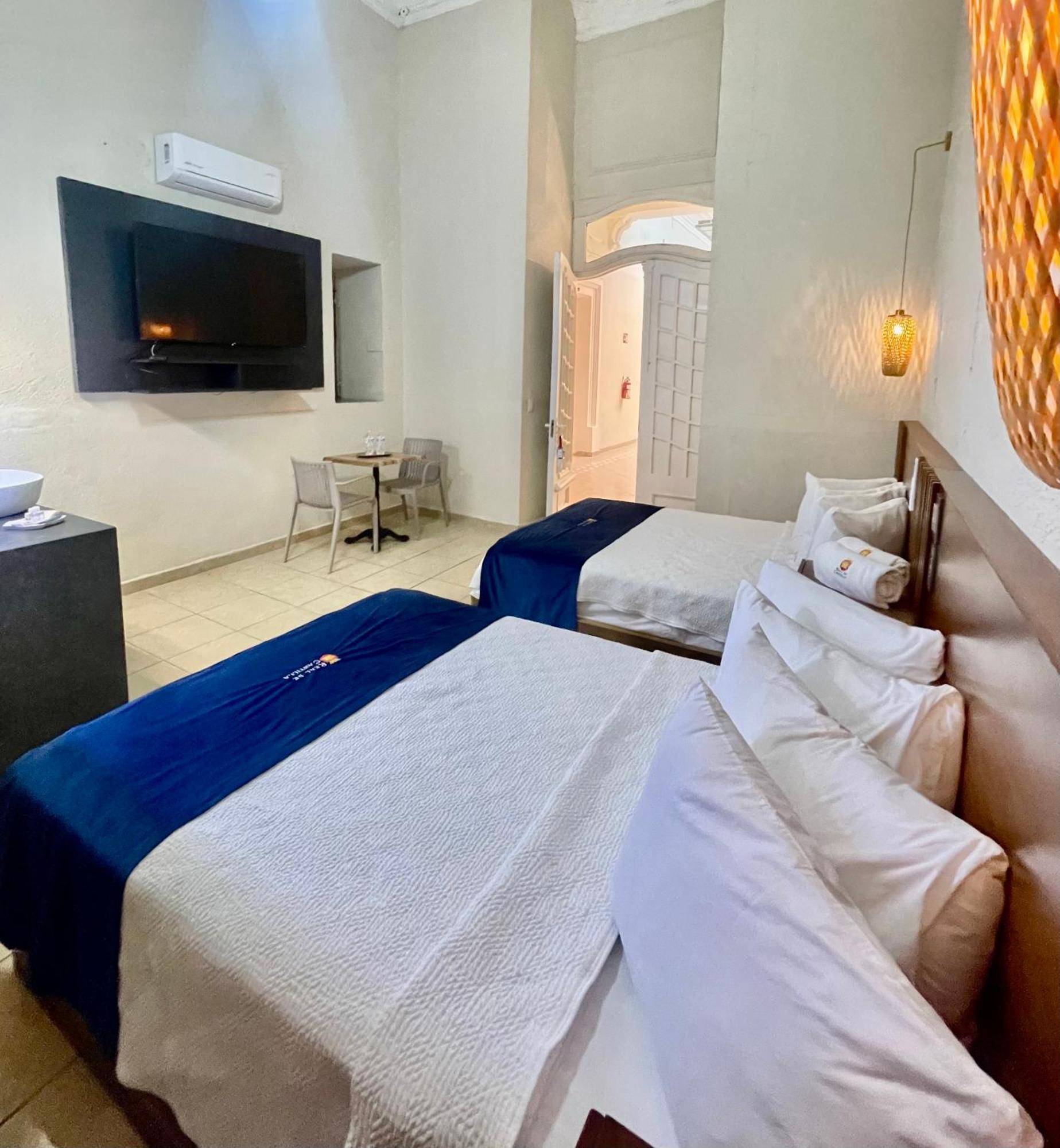 Hotel Real De Castilla Nuovo Гуадалахара Екстериор снимка