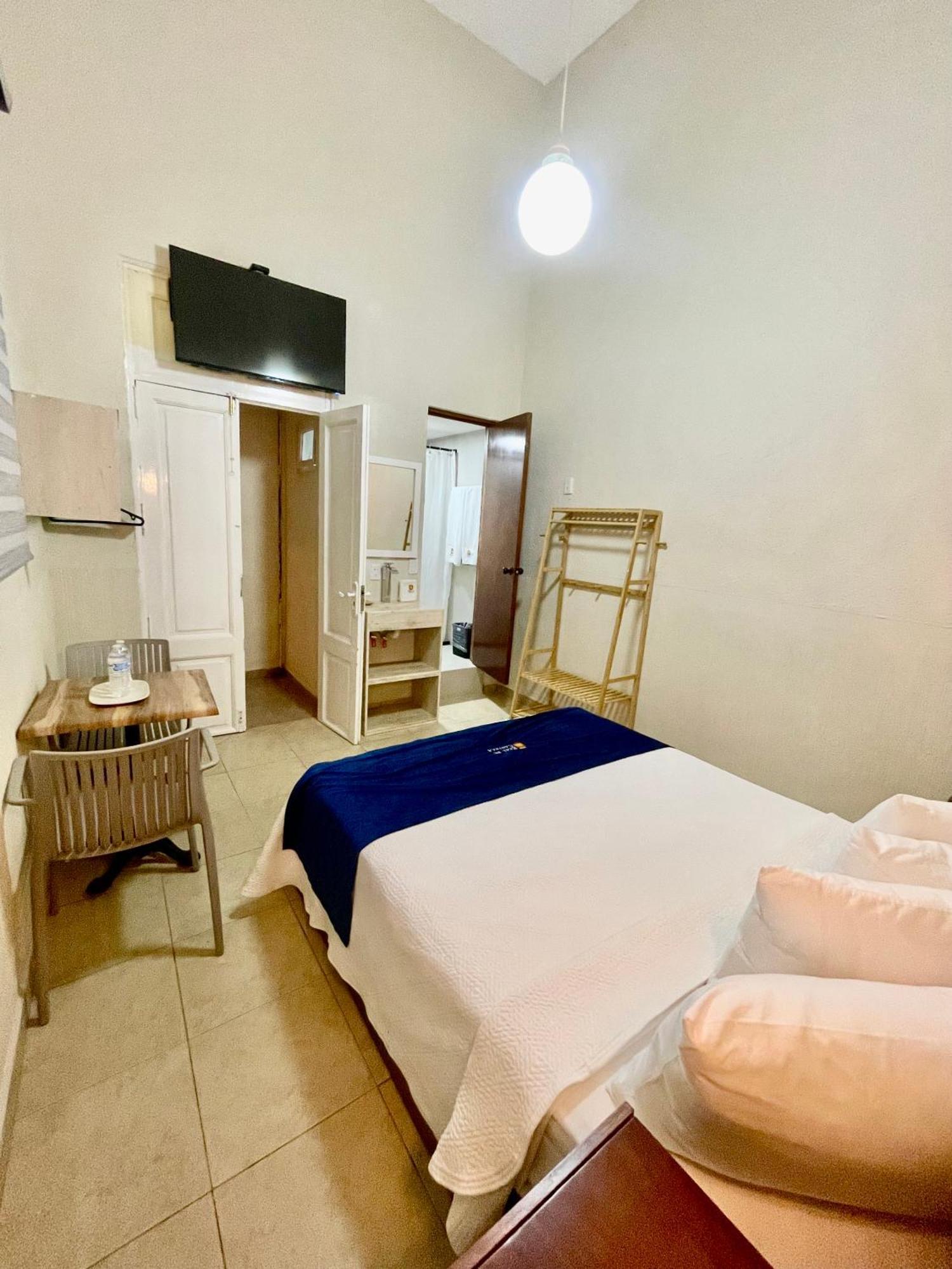 Hotel Real De Castilla Nuovo Гуадалахара Екстериор снимка