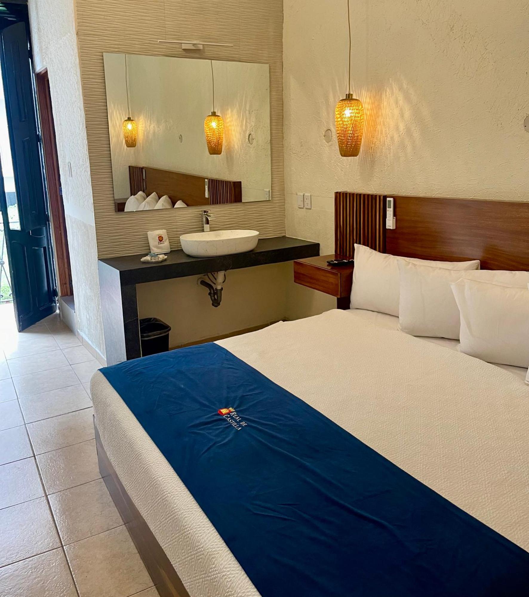 Hotel Real De Castilla Nuovo Гуадалахара Екстериор снимка